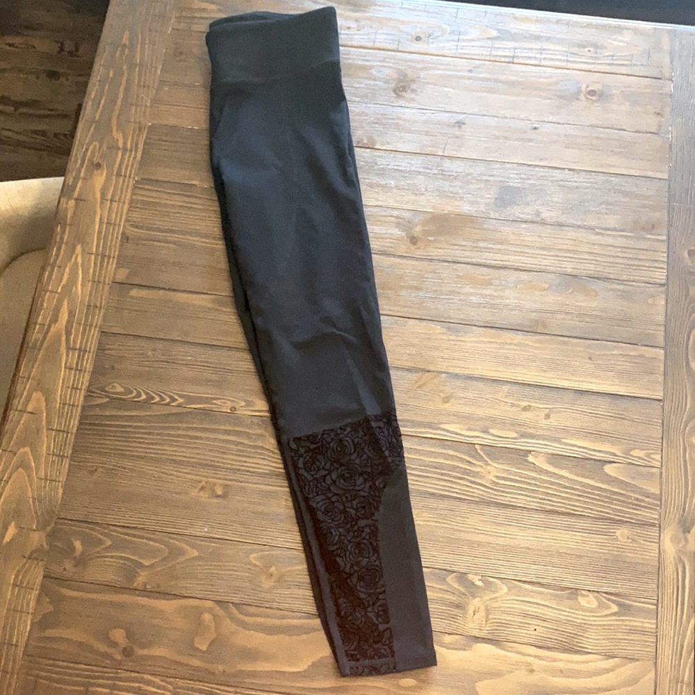 Fabletics Leggings - Size L - image 2